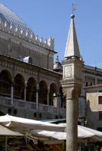 Colonna del Peronio in Piazza dei Frutti
