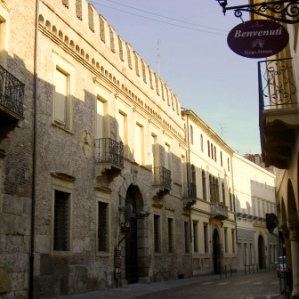 Via San Francesco con Palazzo Zabarella